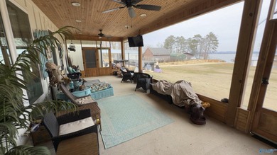 Contemporary lakefront stunner offers the space you've been - photo 41