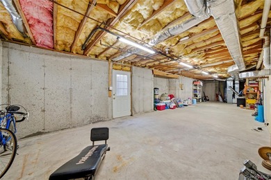 Welcome to the highly sought-after Island Estates, where space - photo 48