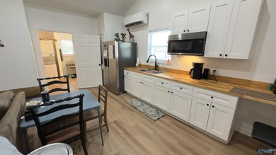 Contemporary lakefront stunner offers the space you've been - photo 48