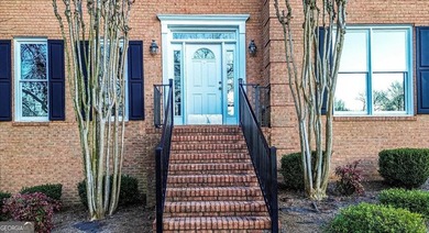 FABULOUS VIEWS, LOCATION, AND TRADITION In OCONEE this Ideally - photo 3