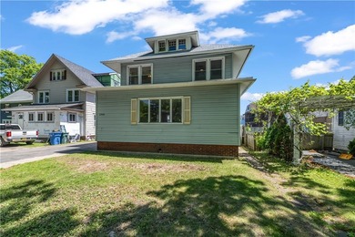 Welcome to this completely renovated 4 bedroom, 1.5 bath - photo 2