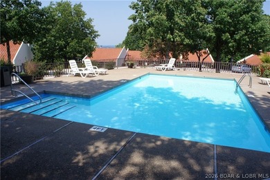 Beautiful walk-in condo offering the perfect opportunity for - photo 6