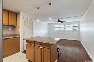 Centrally located 2 bedroom, 1 bathroom apartment with 1 parking - photo 3