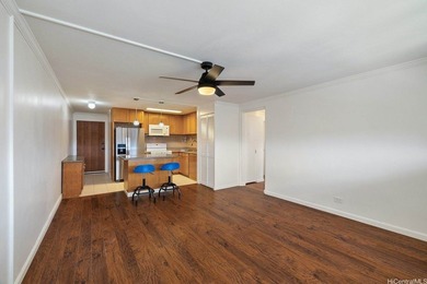 Centrally located 2 bedroom, 1 bathroom apartment with 1 parking - photo 7