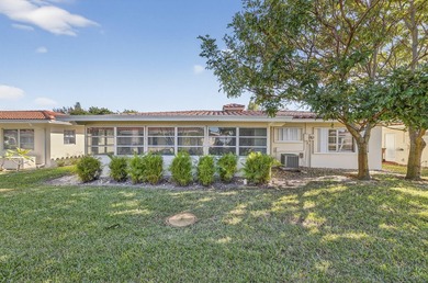 3 BEDROOM 2 BATH VILLA IN QUIET NEIGHBORHOOD OF CRYSTAL LAKE - photo 30