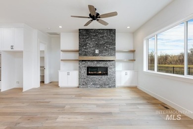 *Photo Similar Images* Built for an elevated luxury lifestyle - photo 5