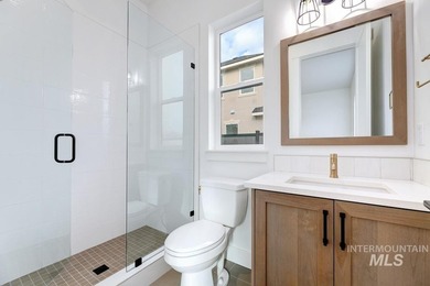 *Photo Similar Images* Built for an elevated luxury lifestyle - photo 6