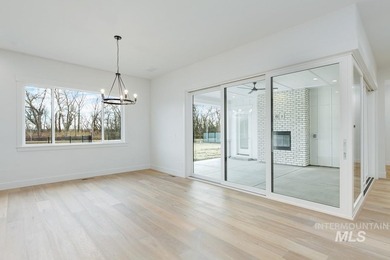 *Photo Similar Images* Built for an elevated luxury lifestyle - photo 8