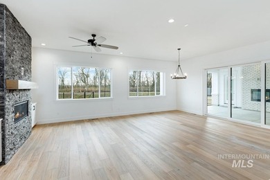 *Photo Similar Images* Built for an elevated luxury lifestyle - photo 9