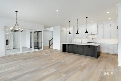 *Photo Similar Images* Built for an elevated luxury lifestyle - photo 10