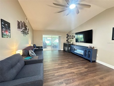 Welcome to this well maintained 2-bedroom, 2-bath, 2-car garage - photo 7