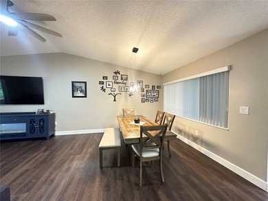 Welcome to this well maintained 2-bedroom, 2-bath, 2-car garage - photo 8