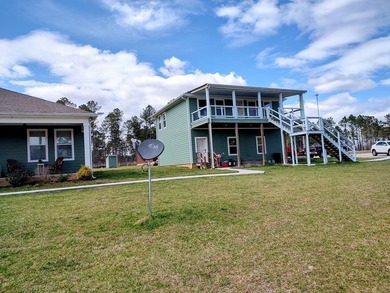 Experience a private country retreat with a winding paved - photo 2