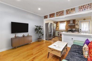 **Beautifully Renovated Brick Townhome in Beechhurst** Welcome - photo 2