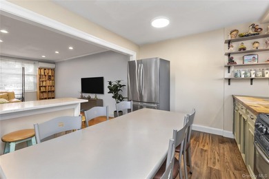 **Beautifully Renovated Brick Townhome in Beechhurst** Welcome - photo 5
