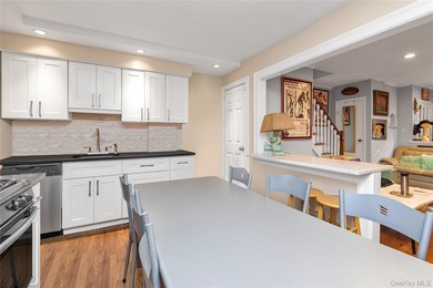 **Beautifully Renovated Brick Townhome in Beechhurst** Welcome - photo 6