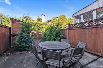 **Beautifully Renovated Brick Townhome in Beechhurst** Welcome - photo 10