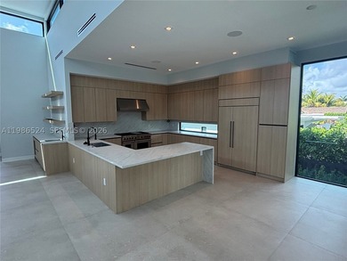 Miami Modern New Construction. Here is the opportunity to move - photo 4