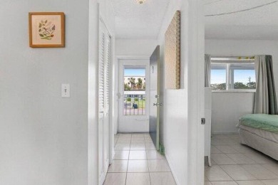 Lake Condo For Sale in Boynton Beach, Florida