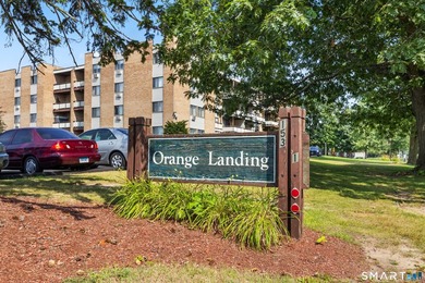 Spacious and updated third floor ranch style condominium. Large - photo 1