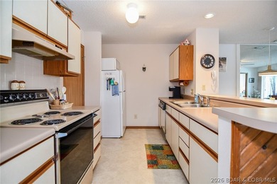 Welcome to your perfect summer escape! This super cute 2-bedroom - photo 5
