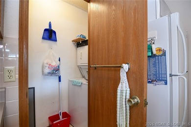 Welcome to your perfect summer escape! This super cute 2-bedroom - photo 6