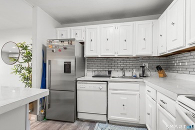 Spacious and updated third floor ranch style condominium. Large - photo 6