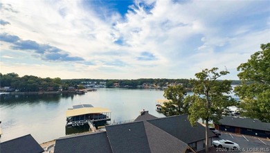 Top-floor living at Summerset Condominiums blends thoughtful - photo 6