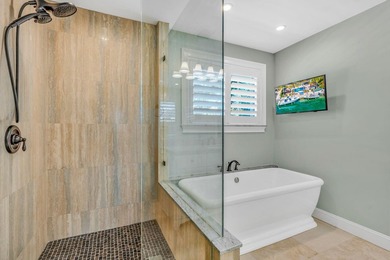 Waterfront pool home with dockage in Venetian Shores offered - photo 15