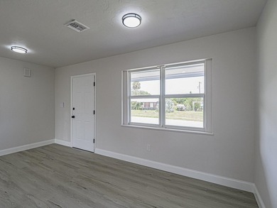 Better than new construction! Massive 1,900+ sq ft 3BD/2BA block - photo 16