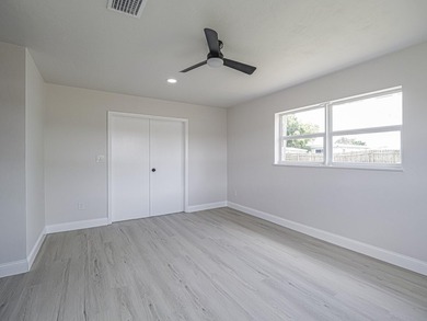 Better than new construction! Massive 1,900+ sq ft 3BD/2BA block - photo 18