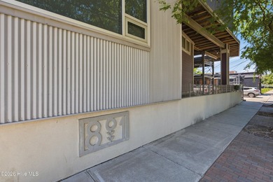 Rare opportunity! Spacious 2-bedroom + den condo offering - photo 3