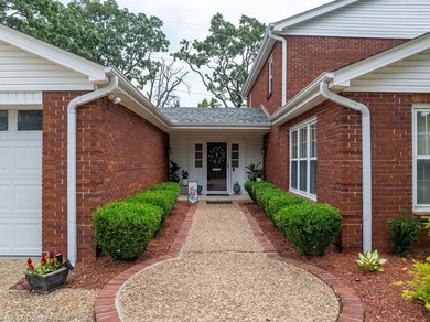 Exceptional value in PRIME LOCATION! This updated brick home on - photo 4