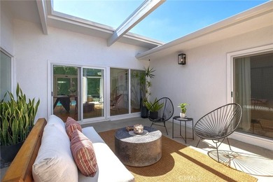 Presenting a Rare Mid-Century Modern Masterpiece in Huntington - photo 18
