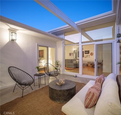 Presenting a Rare Mid-Century Modern Masterpiece in Huntington - photo 19