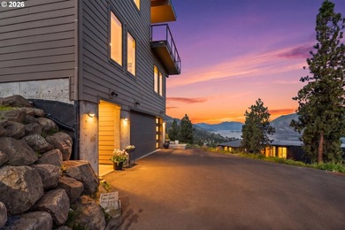 Perched above the Columbia River, this extraordinary Mosier - photo 5