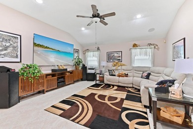 Welcome to this beautifully maintained pool & lakefront home - photo 15