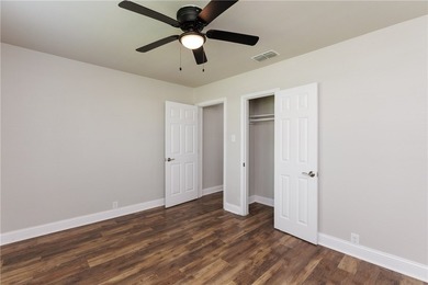 MUST SEE!!!! This charming 3-bedroom, 1-bath home offers comfort - photo 17