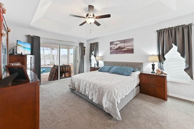 Welcome to this beautifully maintained pool & lakefront home - photo 19