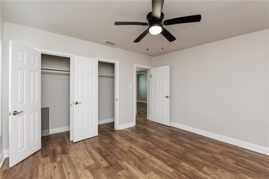 MUST SEE!!!! This charming 3-bedroom, 1-bath home offers comfort - photo 20