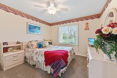 Welcome to this beautifully maintained pool & lakefront home - photo 24