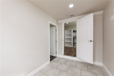 MUST SEE!!!! This charming 3-bedroom, 1-bath home offers comfort - photo 29