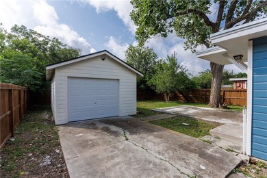 MUST SEE!!!! This charming 3-bedroom, 1-bath home offers comfort - photo 32