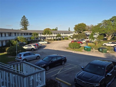 (pending lake) Condo Active Under Con in West Palm Beach Florida