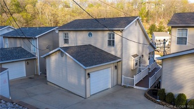 Welcome to easy lake living with this 5 bedroom, 3.5 bath home - photo 4