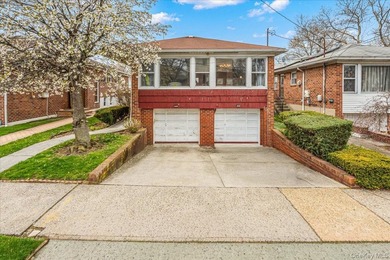Welcome to this spacious and sun-filled 3-bedroom, 2.5-bathroom - photo 1