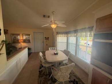 This well cared for 2-bedroom, 2 bathrooms Palm Harbor home - photo 5