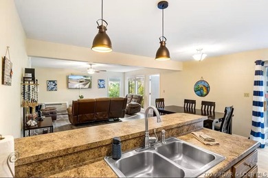 Welcome home to this beautiful 3 bedroom, 3 bathroom retreat on - photo 8
