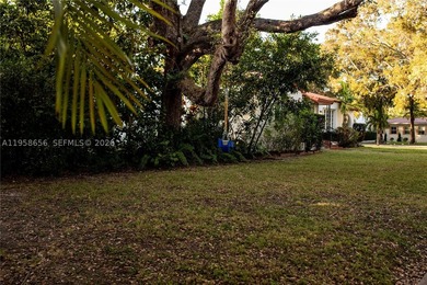 Single-family residence with historic designation by the City of - photo 11