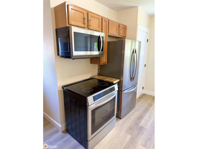 Step Inside To This Beautifully Updated 2 Bed, 1 Bath Home - photo 11